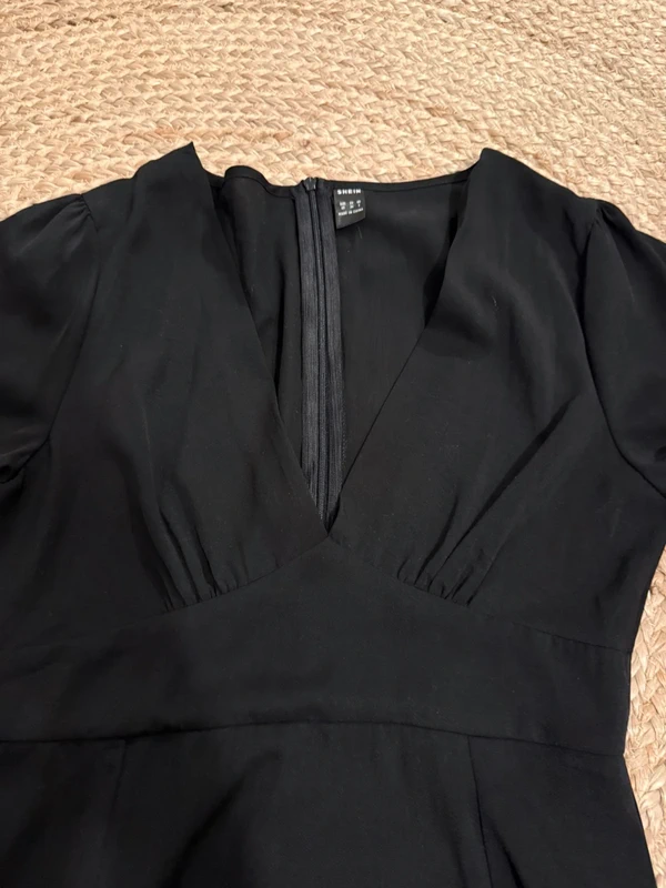 Petite robe noire - photo numéro 2
