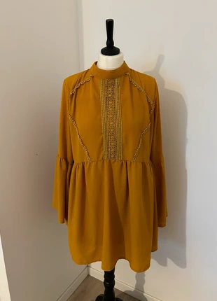 Robe longue Boohoo couleur moutarde - Taille 38, merk: Boohoo, staat: Heel goed, maat: M / 38 / 10, € 6,00, € 7,00 inclusief Kopersbescherming