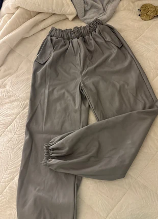 Calças napa, marke: Kiabi, zustand: Sehr gut, größe: M / 38 / 10, 5,00 €, 5,95 € inklusive Vinted-Käuferschutz