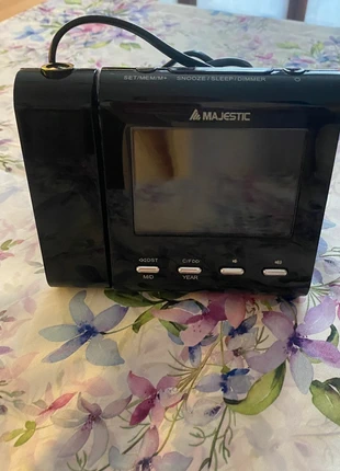Radio sveglia Majestic, brand: Majestic, condizioni: Ottime, €10.00, €11.20 include la Protezione acquisti