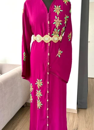 Caftan fushia, brand: lalanayalcaftan, condizioni: Nuovo con cartellino, taglia: Taglia unica, €85.00, €89.95 include la Protezione acquisti