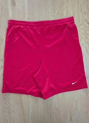 Short Rouge Nike | Taille S | Très bon état, marca: Nike, estado: Muy bueno, tamaño: S, 12,00 €, 13,30 € Protección al comprador Pro incluida