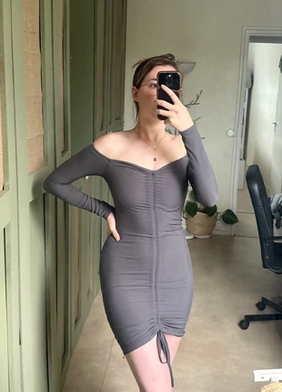 Robe gris foncé – épaules dénudées, brand: PrettyLittleThing, condition: Very good, size: XS / 34 / 6, €5.00, €5.95 includes Buyer Protection