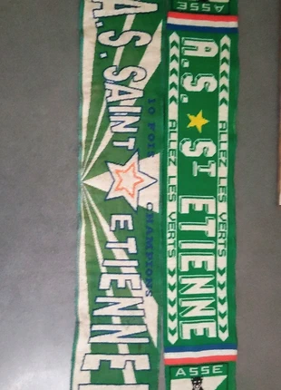 2 écharpes différentes de collection de l'AS St Etienne + Cadeau, marque: Inconnu, état: Bon état, 38,00 €, 40,60 € Protection acheteurs (Pro) incluse