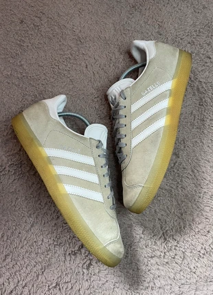 Chaussures Adidas gazelle grise taille 39 1/3, marke: adidas, zustand: Sehr gut, größe: 39, 40,00 €, 42,70 € inklusive Vinted-Käuferschutz
