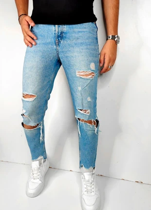 Jean bleu troué destroy H&M T.34, marque: H&M, état: Très bon état, taille: XS, 15,00 €, 16,45 € Protection acheteurs (Pro) incluse