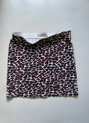 Jupe courte motif léopard, marque: Pull & Bear, état: Très bon état, taille: S / 36 / 8, 2,50 €, 3,33 € Protection acheteurs incluse