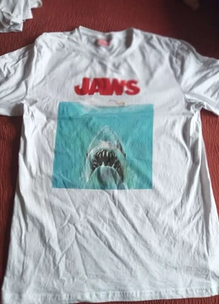 t-shirt ragazzo uomo mezze maniche bianca con stampa squalo marca Jaws taglia M, brand: JAWS, condizioni: Ottime, taglia: M, €11.00, €12.25 include la Protezione acquisti