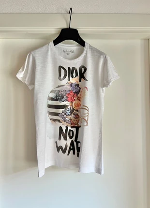 T-shirt Tee-Trend bianca “Dior not war” Taglia S, brand: TEE-TREND, condizioni: Ottime, taglia: S / IT 40 / EU 36, €18.00, €19.60 include la Protezione acquisti