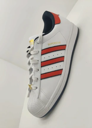 Sneakers Adidas Superstar white black Betsca taille 38,5 neuves, marque: adidas, état: Neuf avec étiquette, taille: 38.5, 75,00 €, 79,45 € Protection acheteurs (Pro) incluse