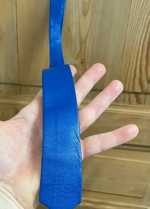 Cravate fines en cuir bleu, fabriqué en France vintage, marca: CUIR, estado: Muy bueno, 10,00 €, 11,20 € Protección al comprador incluida