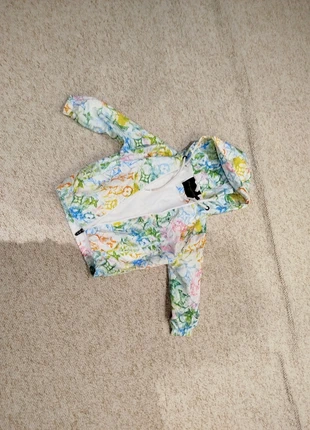 Magnifique Veste coupe vent 2/3 ans porté une fois, marque: autre, état: Très bon état, taille: 24-36 mois / 92 cm, 10,00 €, 11,20 € Protection acheteurs incluse