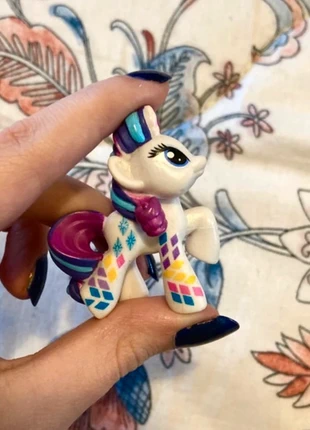 Rarity variant rare figure Rainbow Rocks, marke: My Little Pony, zustand: Neu, 6,50 €, 7,53 € inklusive Vinted-Käuferschutz