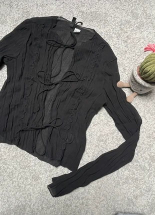 👚 Blouse noire coquette, marque: H&M Divided, état: Neuf sans étiquette, taille: XS / 34 / 6, 4,00 €, 4,90 € Protection acheteurs incluse