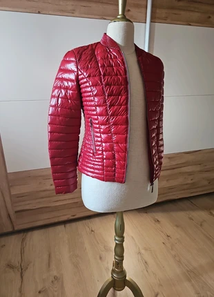 Guess Jacke, marke: GUESS, zustand: Sehr gut, größe: M / 38 / 10, 13,00 €, 14,35 € inklusive Vinted-Käuferschutz