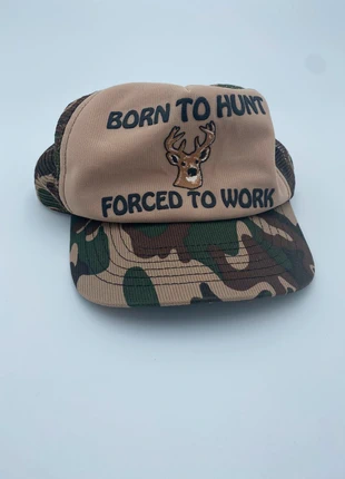 Vintage Born to Hunt 80s Camo Trucker Hat, merk: Vintage, staat: Heel goed, maat: Universele maat, € 39,95, € 42,65 inclusief Kopersbescherming Pro
