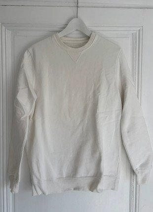 White Sweatshirt Pull and Bear, marque: Pull & Bear, état: Très bon état, taille: M, 4,00 €, 4,90 € Protection acheteurs incluse