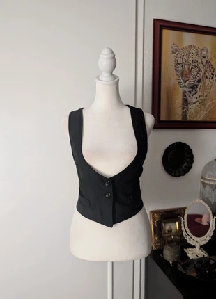 Black vest, brand: Vintage, condition: Good, size: 12 / L, $12.00, $13.30 includes Buyer Protection