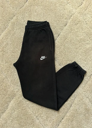 Jogging Nike noir Femme - Taille S, marke: Nike, zustand: Gut, größe: S / 36 / 8, 10,00 €, 11,20 € inklusive Vinted-Käuferschutz