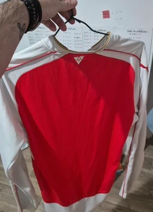 Arsenal domicile manche longue acheté sur le site d'arsenal, marque: Arsenal, état: Très bon état, 35,00 €, 37,45 € Protection acheteurs incluse