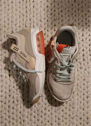 Jordan ma2 très peu porté Taille 45,5, brand: Jordan, condizioni: Ottime, taglia: 45,5, €40.00, €42.70 include la Protezione acquisti