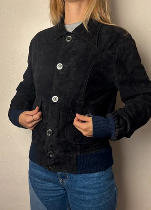 Vintage 90s black suede button up pointy collar jacket, marca: Vintage Dressing, estado: Muy bueno, tamaño: S / 36 / 8, 35,00 €, 37,45 € Protección al comprador incluida