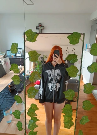 Hoodie Jacke Hoodiejacke, brand: Romwe, condizioni: Ottime, taglia: M / IT 42 / EU 38, €14.00, €15.40 include la Protezione acquisti