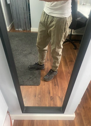 Cargo Zara Verde L, marca: Zara, estado: Muy bueno, tamaño: L, 14,93 €, 16,38 € Protección al comprador incluida