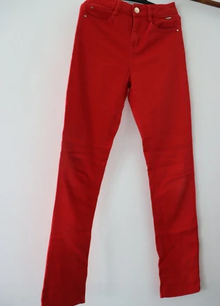 Jean skinny rouge Lola Liza, marque: LolaLiza, état: Très bon état, taille: XS / 34 / 6, 4,00 €, 4,90 € Protection acheteurs incluse