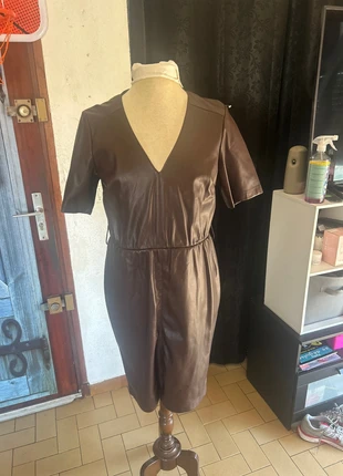 Jolie robe simili cuir Kiabi grande taille, brand: Kiabi, condizioni: Ottime, taglia: XXL / IT 48 / EU 44, €5.00, €5.95 include la Protezione acquisti