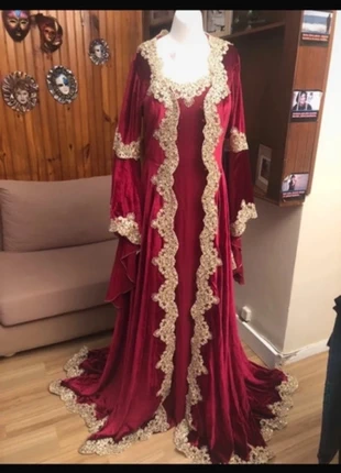 Robes henne 38/40, marque: Couture, état: Très bon état, taille: M / 38 / 10, 200,00 €, 210,70 € Protection acheteurs incluse