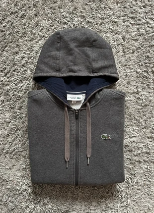 Gilet/Zip à capuche Lacoste Gris Logo brodé sur la poitrine Taille S en Parfait état, merk: Lacoste, staat: Heel goed, maat: S, € 50,00, € 53,20 inclusief Kopersbescherming