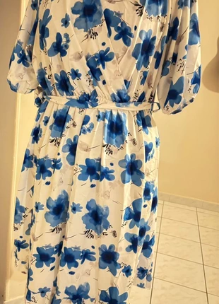 Robe blanche motifs bleus. Taille 54, marke: L'indisciplinee, zustand: Neu, größe: 7XL / 54 / 26, 13,00 €, 14,35 € inklusive Vinted-Käuferschutz