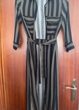 Vestido Camiseiro Bershka | Riscas Verde Tropa & Preto | XS | Novo, marca: Bershka, estado: Novo sem etiquetas, tamanho: XS / 34 / 6, €5.00, €5.95 inclui Proteção do Comprador