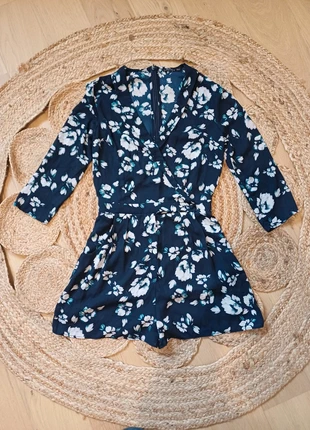 Combishort bleue Marine fleurie Bershka taille S 36, marke: Bershka, zustand: Sehr gut, größe: S / 36 / 8, 8,00 €, 9,10 € beinhaltet Vinted-Käuferschutz Pro