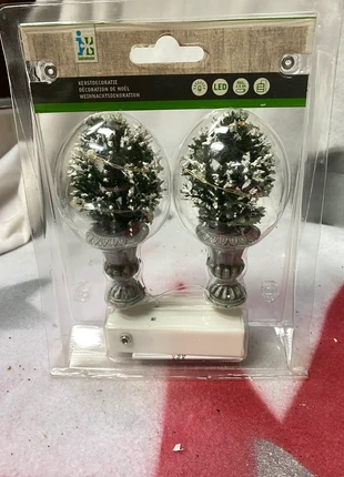 2 Plantenbakken met verlichting in plant, marque: Intratuin, état: Neuf sans étiquette, taille: Taille unique, 4,00 €, 4,90 € Protection acheteurs incluse