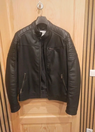 Prachtig! Jas Jack & Jones zwart kunstleer, marca: Jack & Jones, estado: Nuevo sin etiquetas, tamaño: M, 29,00 €, 31,15 € Protección al comprador incluida