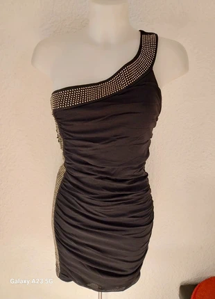 Robe de soirée noir et strass doré taille M/L, marque: Luc-Ce, état: Très bon état, taille: M / 38 / 10, 20,00 €, 21,70 € Protection acheteurs incluse