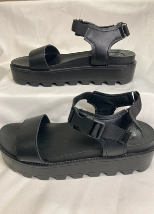 Sandales plateformes noires 41 – jamais portées, marca: Tendance, estado: Nuevo sin etiquetas, tamaño: 41, 11,00 €, 12,25 € Protección al comprador incluida