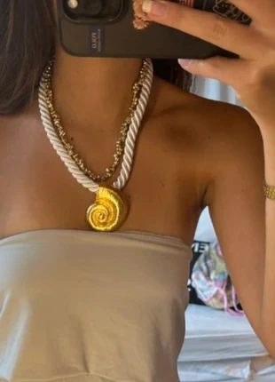 2 collane, una in regalo, quella con pietre sintetiche dorate, marca: Boutique Italiana, estado: Muito bom, €16.00, €17.50 inclui Proteção do Comprador