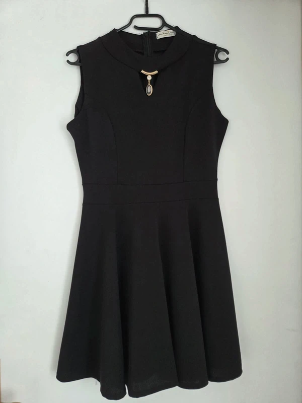 Petite robe noire de soirée femme taille 38M - photo numéro 2