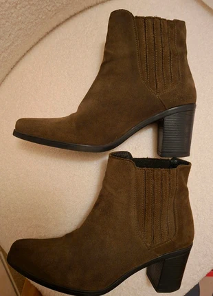 Boots "fleur de safran" cuir velours Kaki tendance, marque: fleur de safran, état: Très bon état, taille: 39, 6,00 €, 7,00 € Protection acheteurs incluse