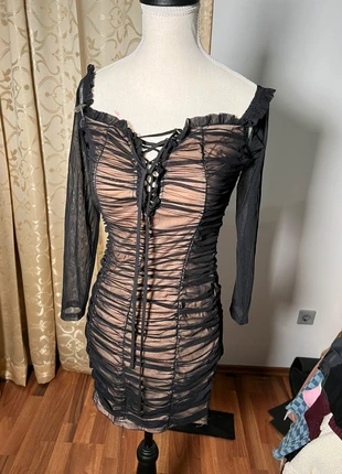 Kleid Abend, marke: Fashion Nova, zustand: Neu, mit Etikett, größe: M / 38 / 10, 7,00 €, 8,05 € inklusive Vinted-Käuferschutz