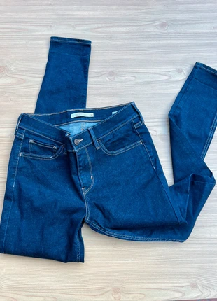 Levi’s jeans, merk: Levi's, staat: Heel goed, maat: S / 36 / 8, € 19,00, € 20,65 inclusief Kopersbescherming