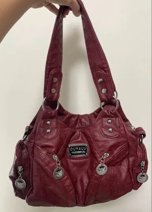 Sac Y2K bordeaux cuir vintage  style 2000s goth edgy, merk: Italia Independent, staat: Nieuw zonder prijskaartje, € 36,00, € 38,50 inclusief Kopersbescherming