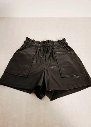 Short en simili cuir noir enfant fille – Gemo – Taille 10 ans, brand: Gémo, condition: Very good, size: 10 years / 140 cm, €2.00, €2.80 includes Buyer Protection