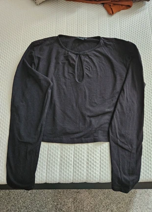 Crop top with key hole Asos design curve, merk: ASOS Design, staat: Heel goed, maat: 5XL / 50 / 22, € 8,00, € 9,10 inclusief Kopersbescherming