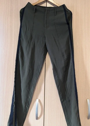 Pantalón caqui, marca: Zara, estado: Muy bueno, tamaño: S / 36 / 8, 4,00 €, 4,90 € Protección al comprador incluida