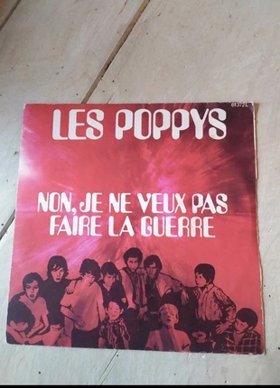 Vinyle 45 tours les poppies non, je ne veux pas faire la guerre et Noël, état: Très bon état, 5,00 €, 5,95 € Protection acheteurs incluse