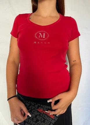 T-shirt da marca Mango com logo, marca: Mango, estado: Bom, tamanho: S / 36 / 8, €2.00, €2.80 inclui Proteção do Comprador